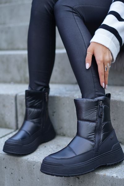 Černé kotníkové sněhule 9-26424