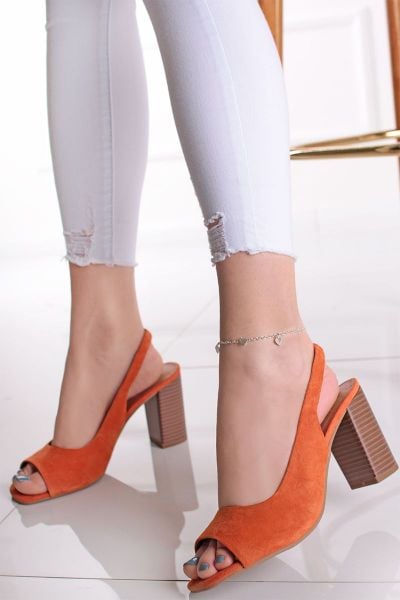 Oranžové kožené sandály na hrubém podpatku 9-28304