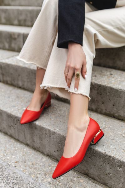 Červené lodičky na hrubém podpatku Kaely